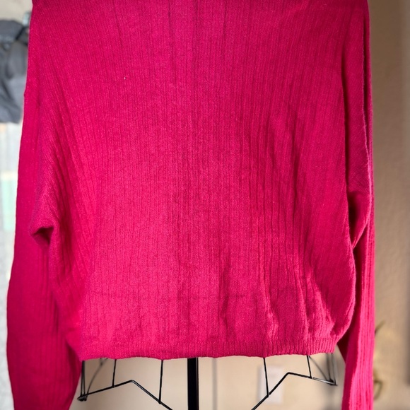 Free People Pink Ribbed Knit Cropped V-Neck Sweater Size L - Picture 3 of 5